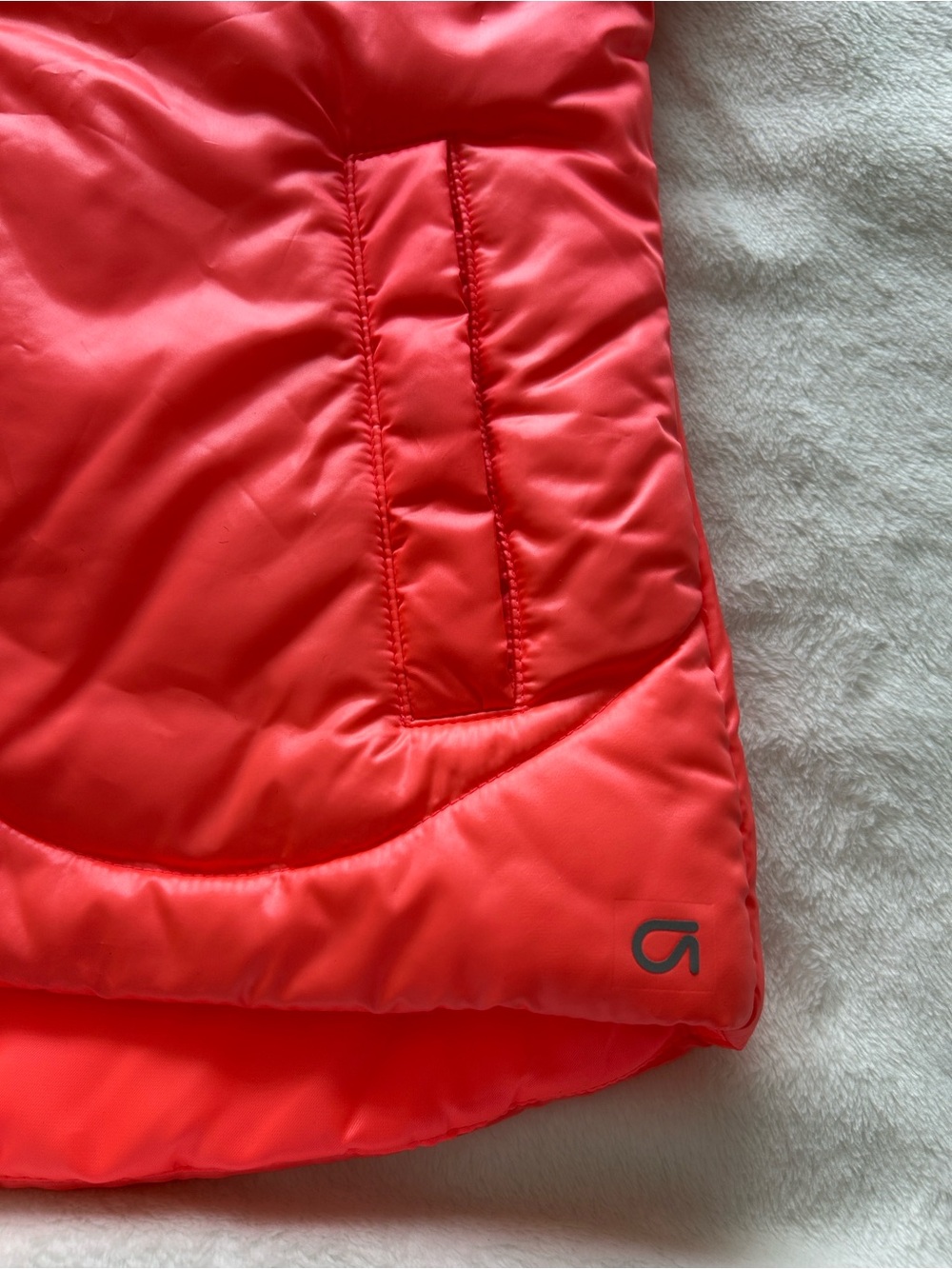 GAP Bright Coral GapFit Puffer Vest size Small - Picture 4 of 6